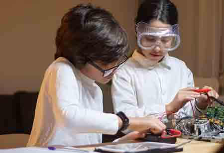 Transforming Learning: Innovative Approaches to STEM